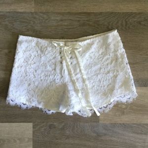 NWOT Alexis Martinique White Lace Up Shorts M
